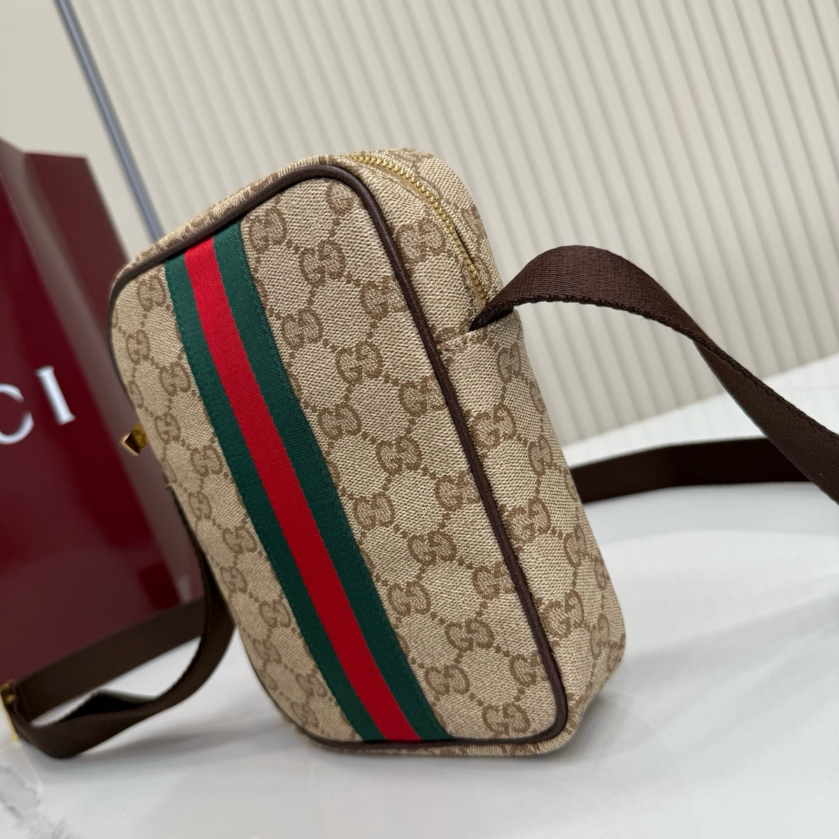 GUCCI MESSENGER BAG