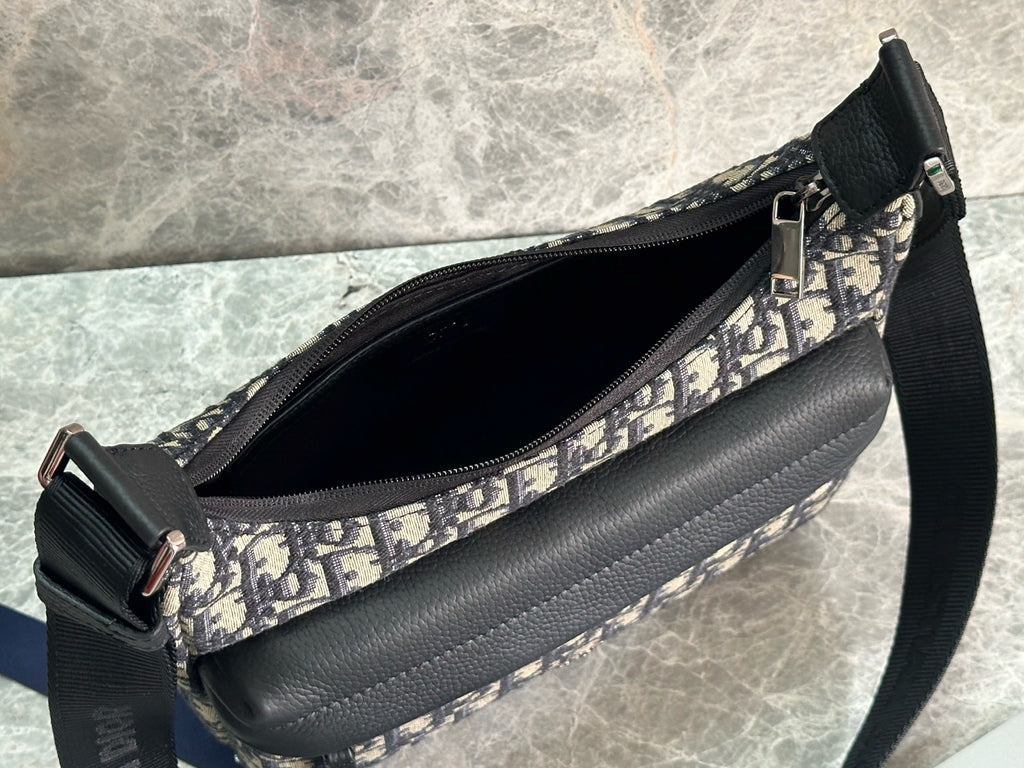 DIOR MESSENGER BAG