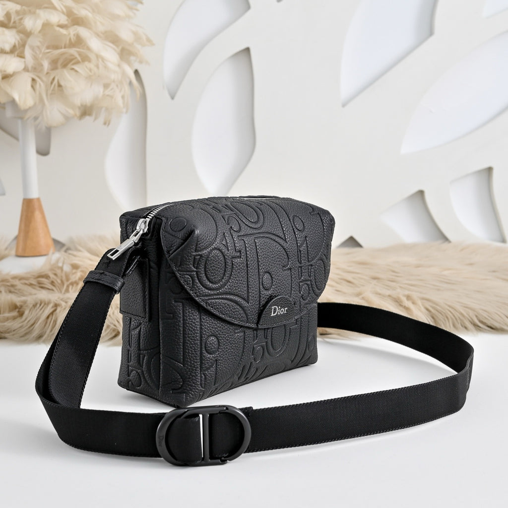 DIOR MESSENGER BAG