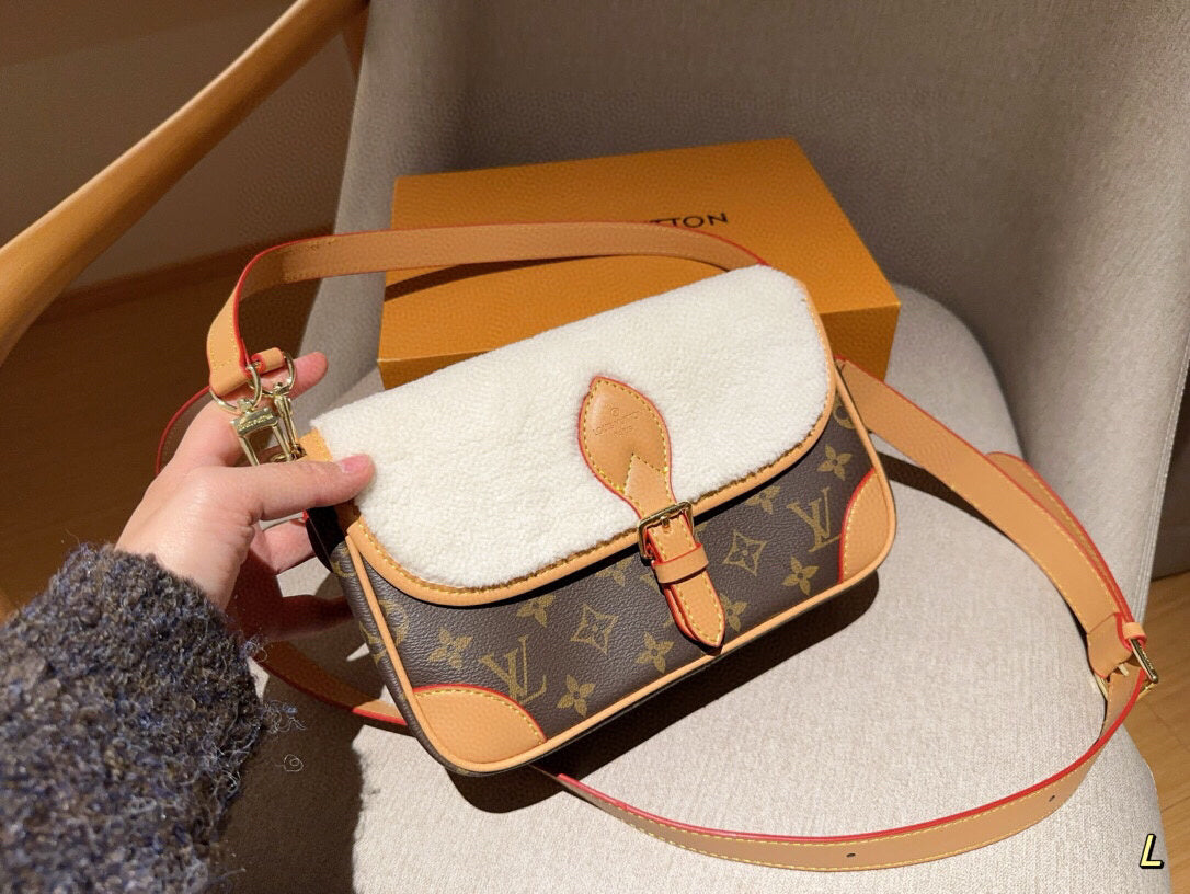 LV WOMENS BAG