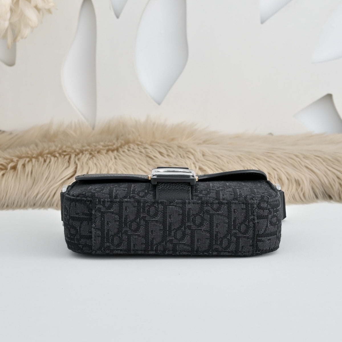 DIOR MESSENGER BAG