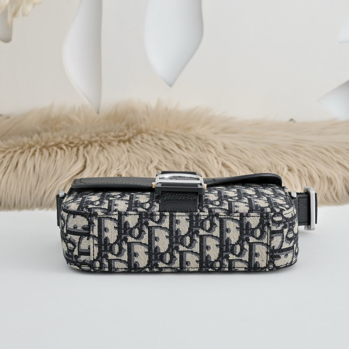 DIOR MESSENGER BAG