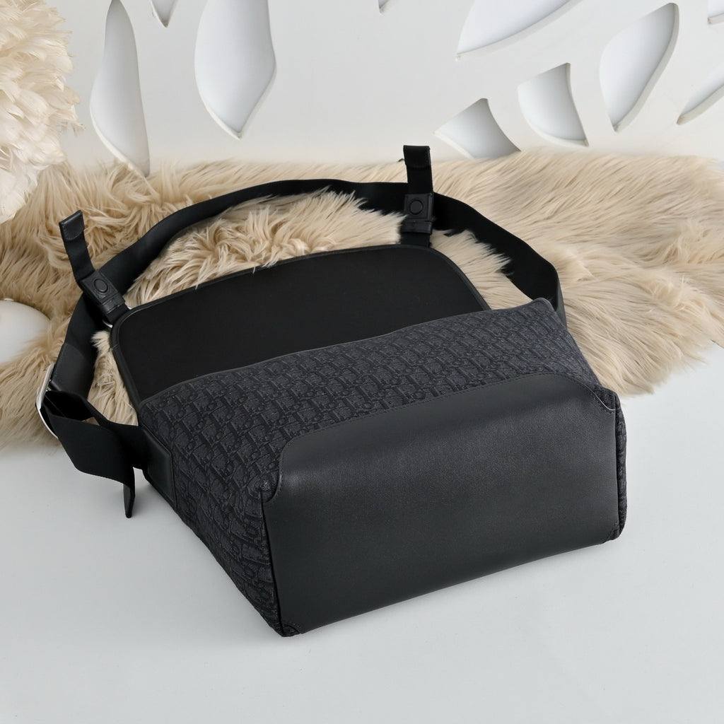 DIOR MESSENGER BAG