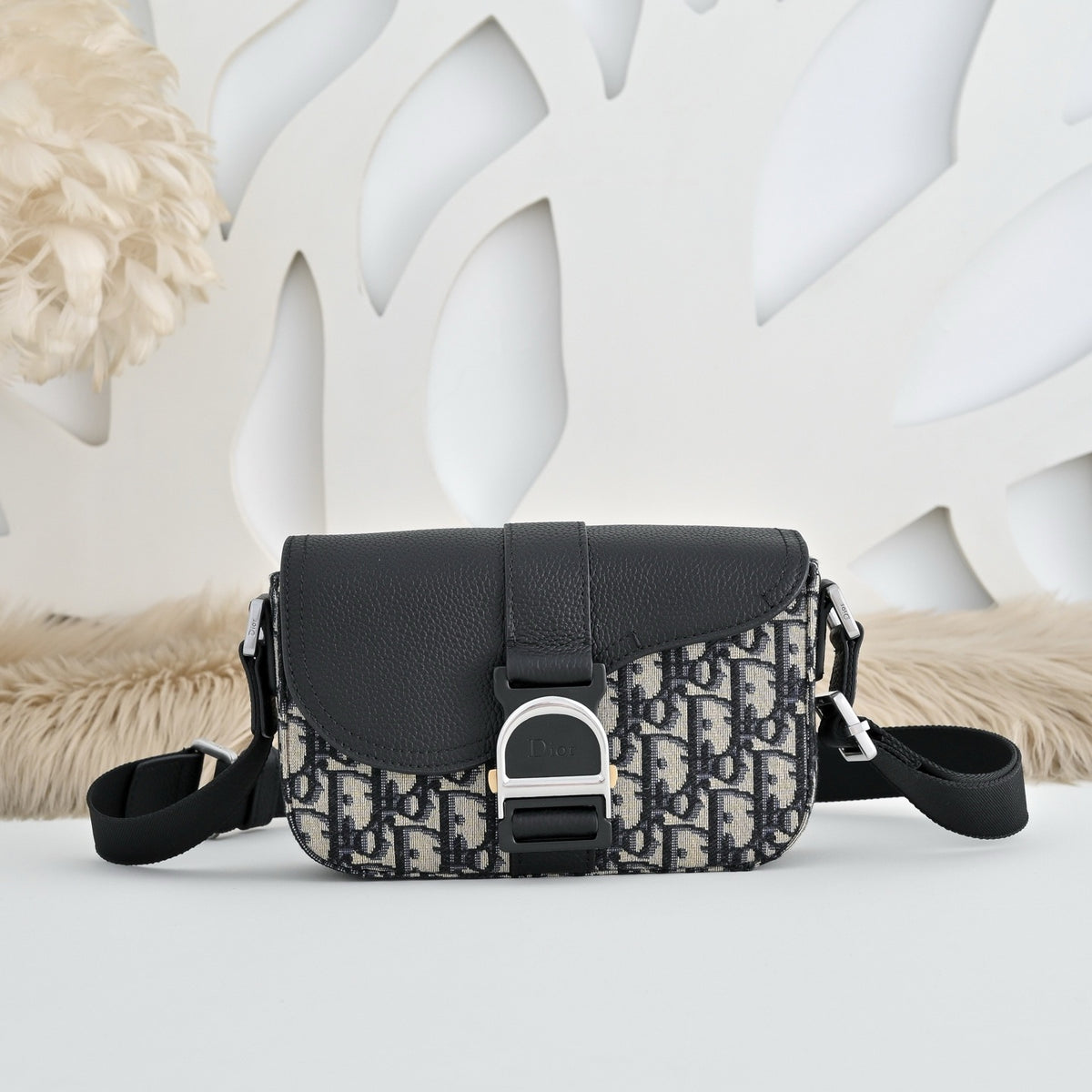 DIOR MESSENGER BAG