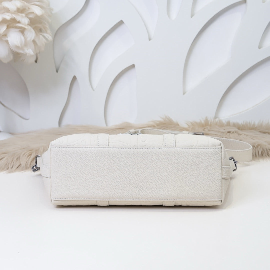 DIOR MESSENGER BAG