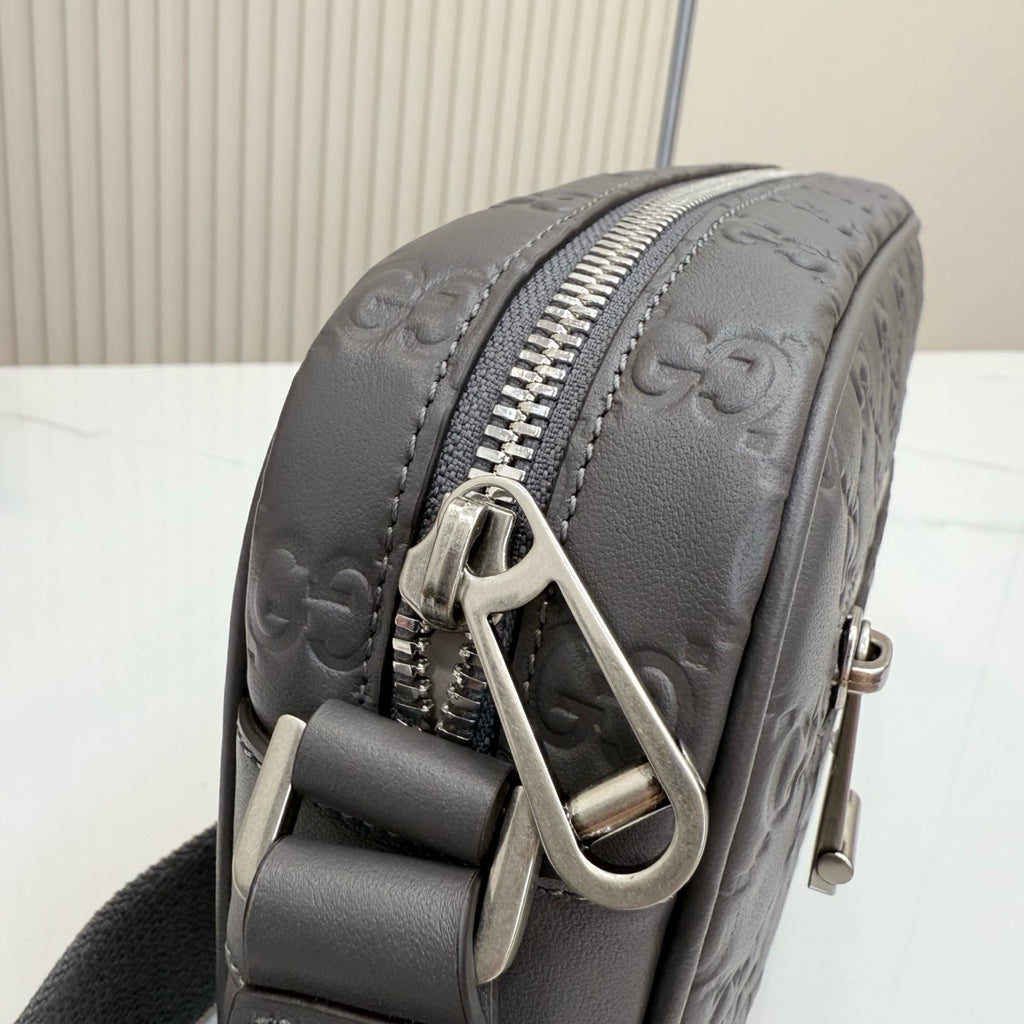 GUCCI MESSENGER BAG