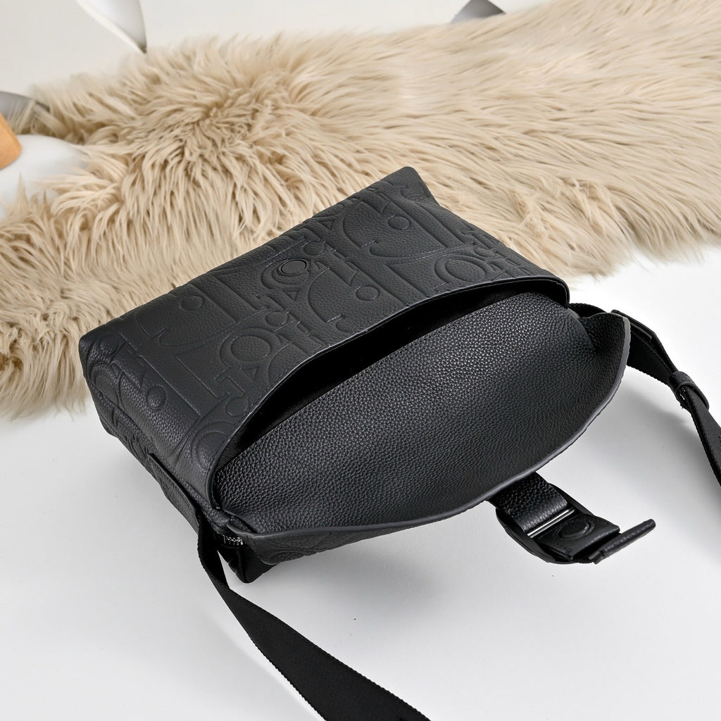 DIOR MESSENGER BAG