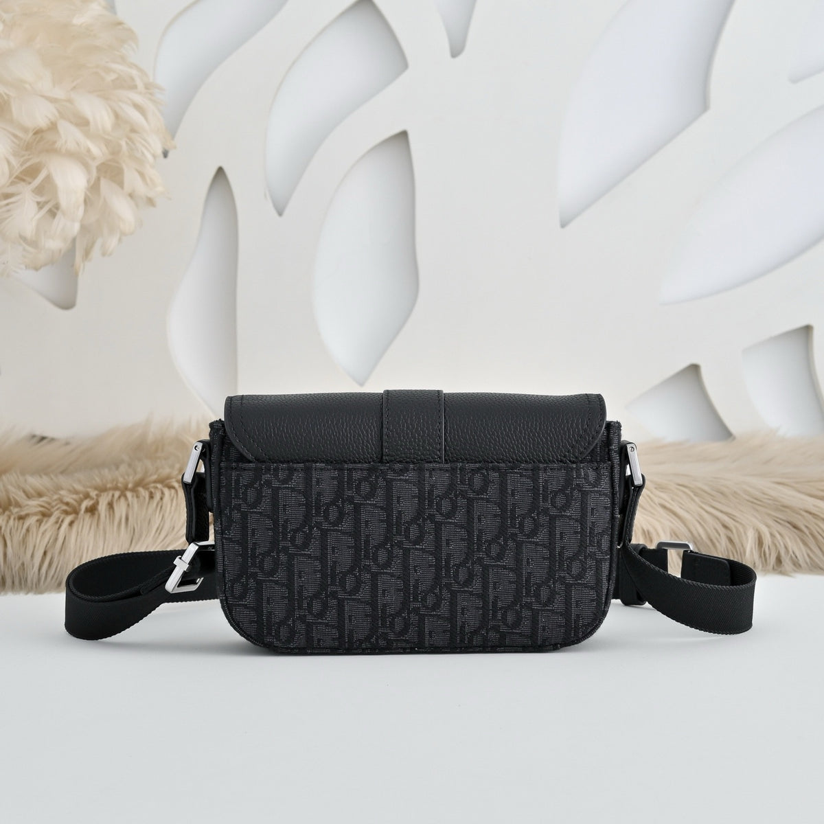 DIOR MESSENGER BAG