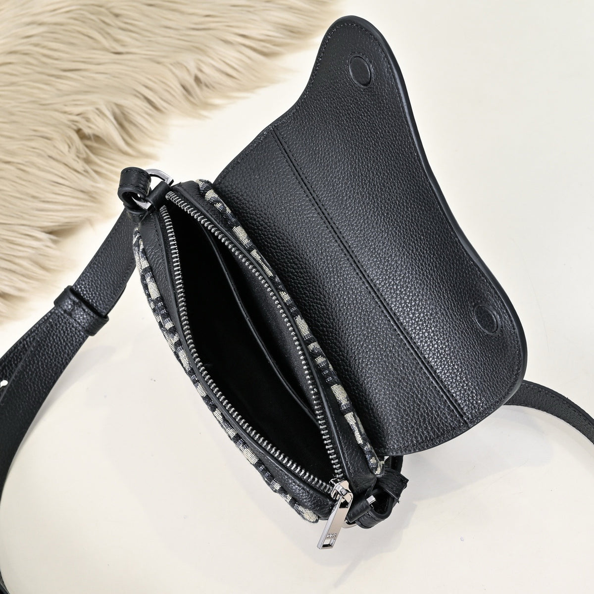 DIOR MESSENGER BAG