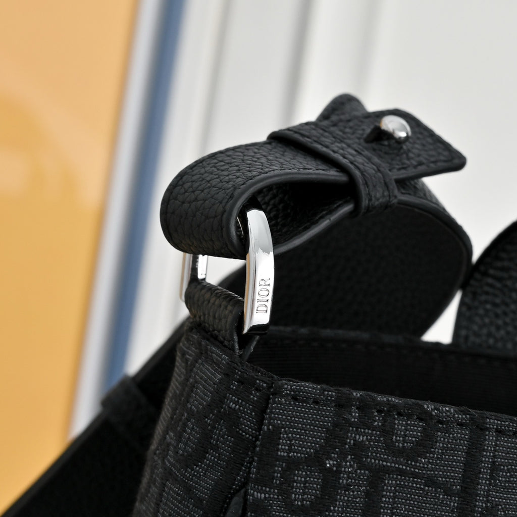 DIOR MESSENGER BAG