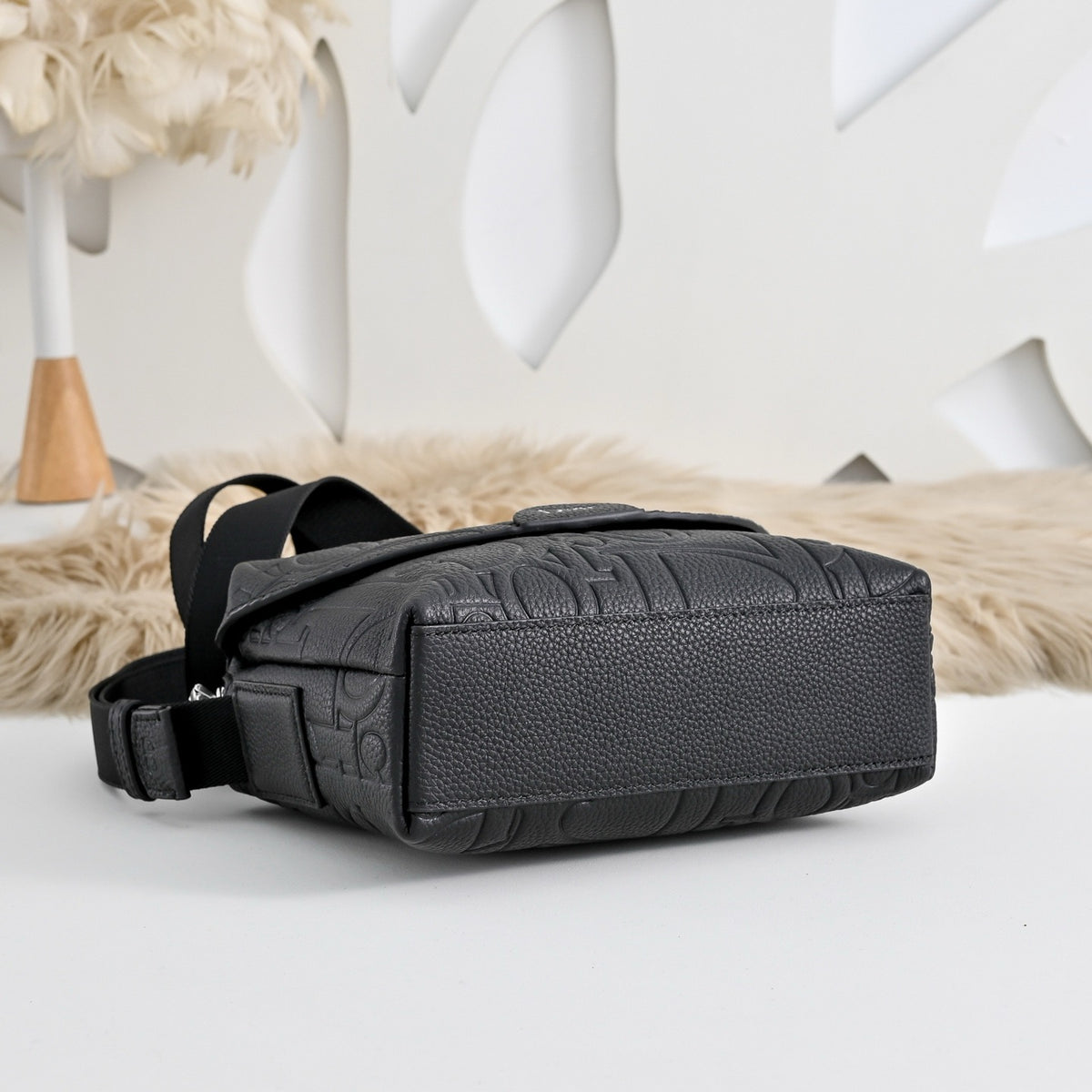 DIOR MESSENGER BAG