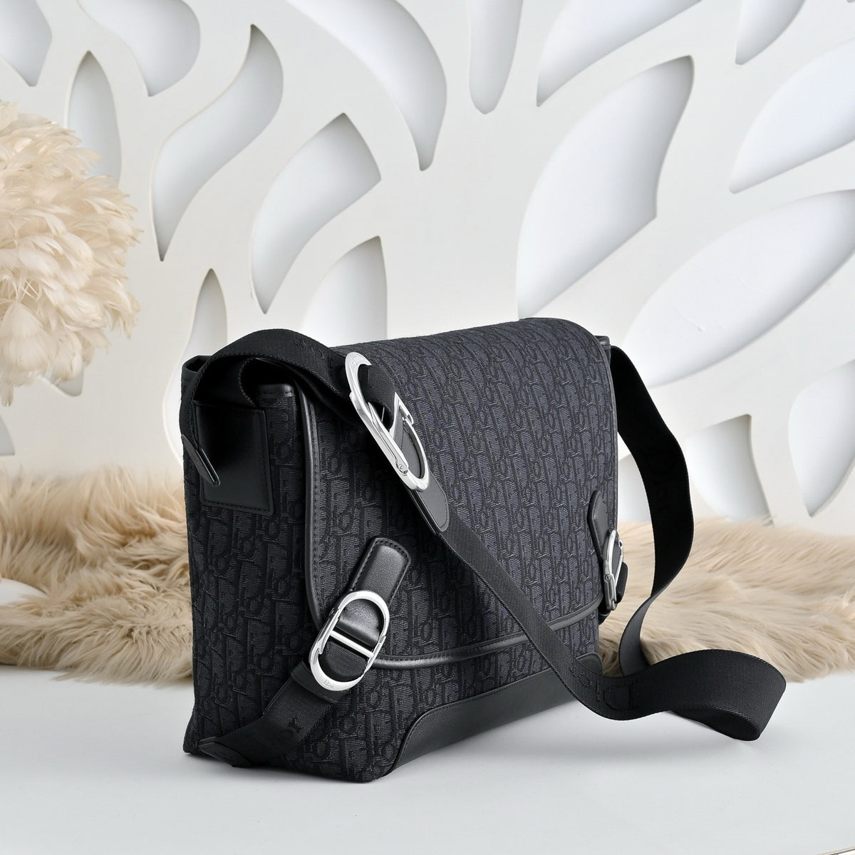 DIOR MESSENGER BAG