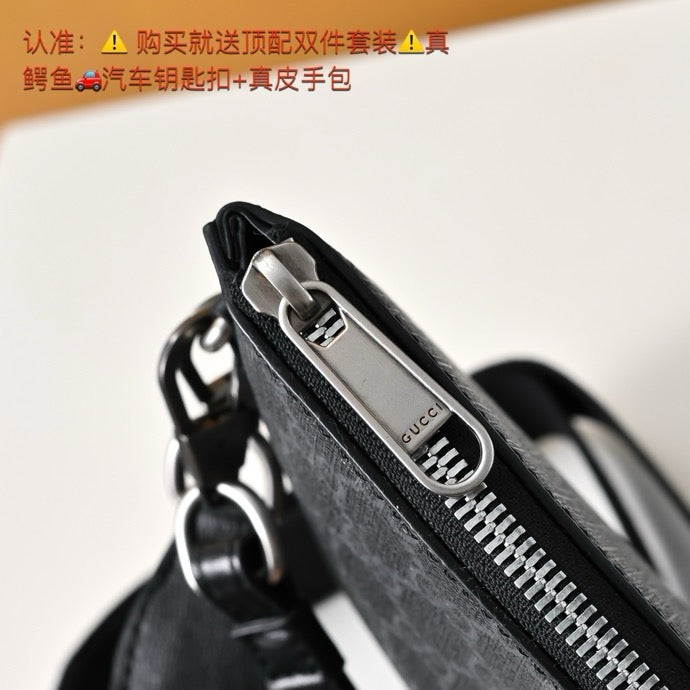 GUCCI MESSENGER BAG