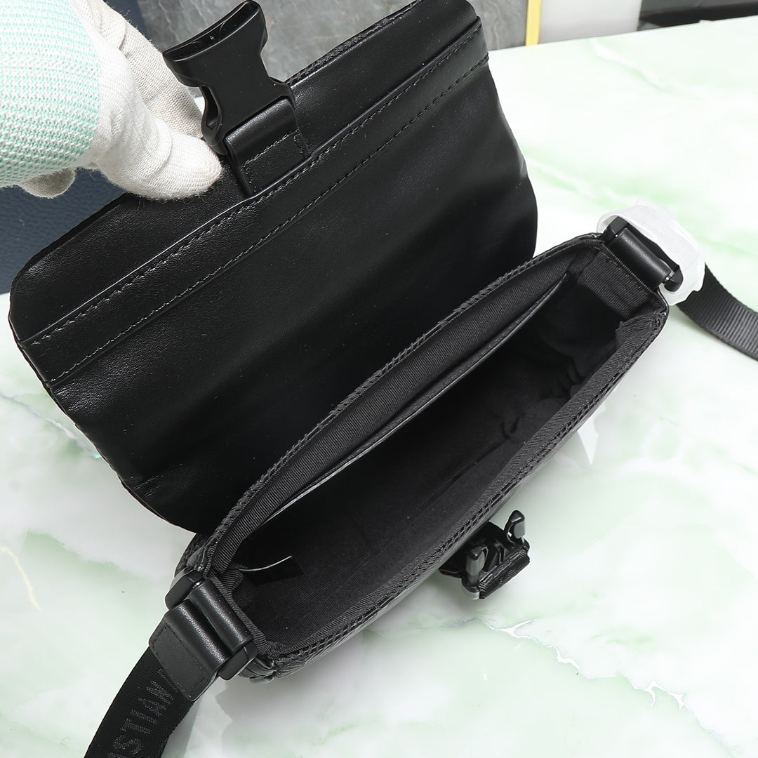 DIOR MESSENGER BAG