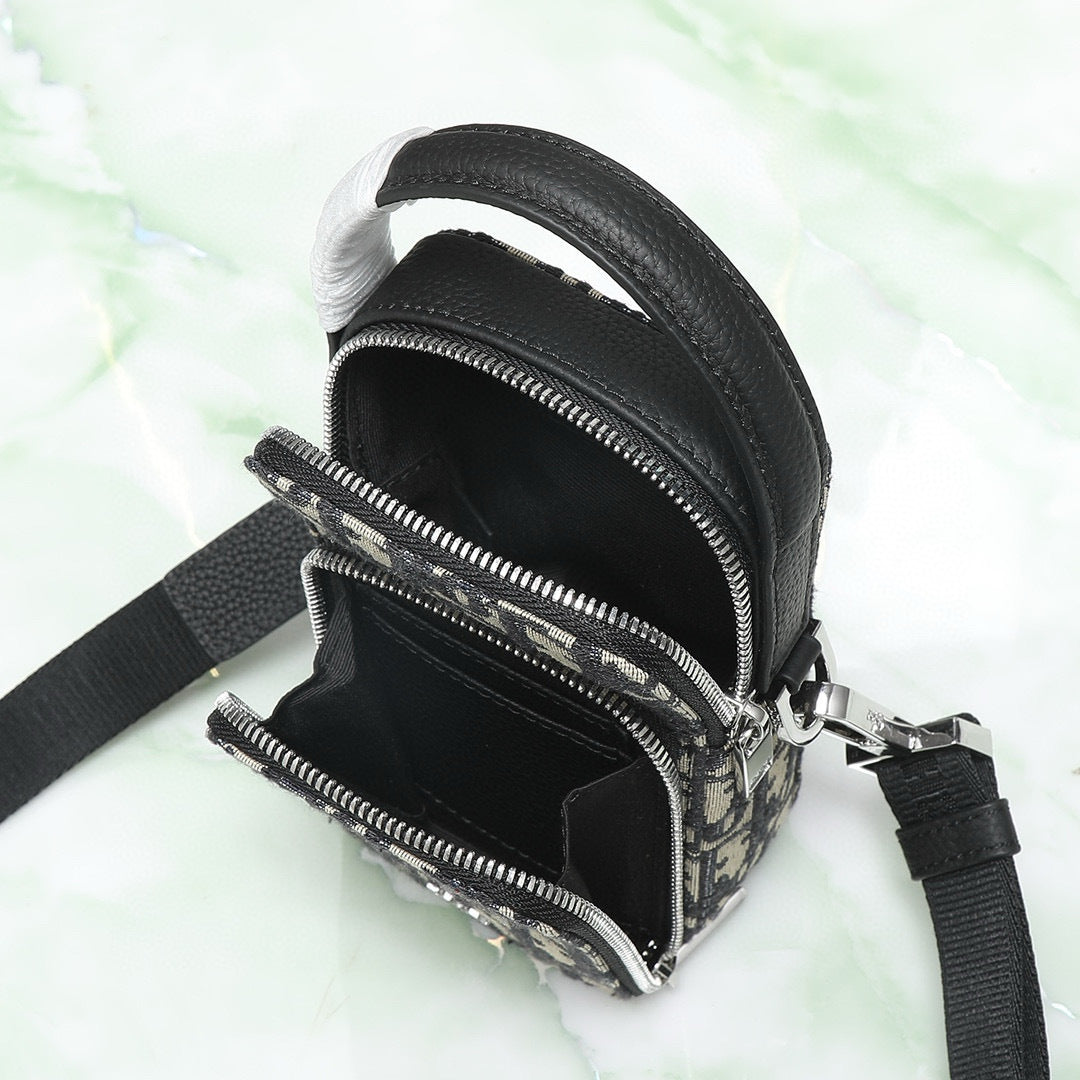 DIOR MESSENGER BAG