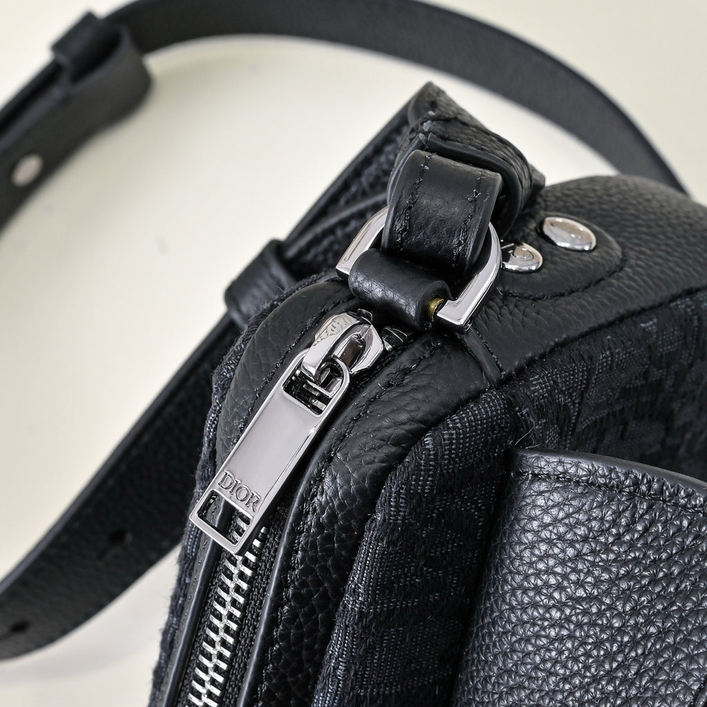 DIOR MESSENGER BAG