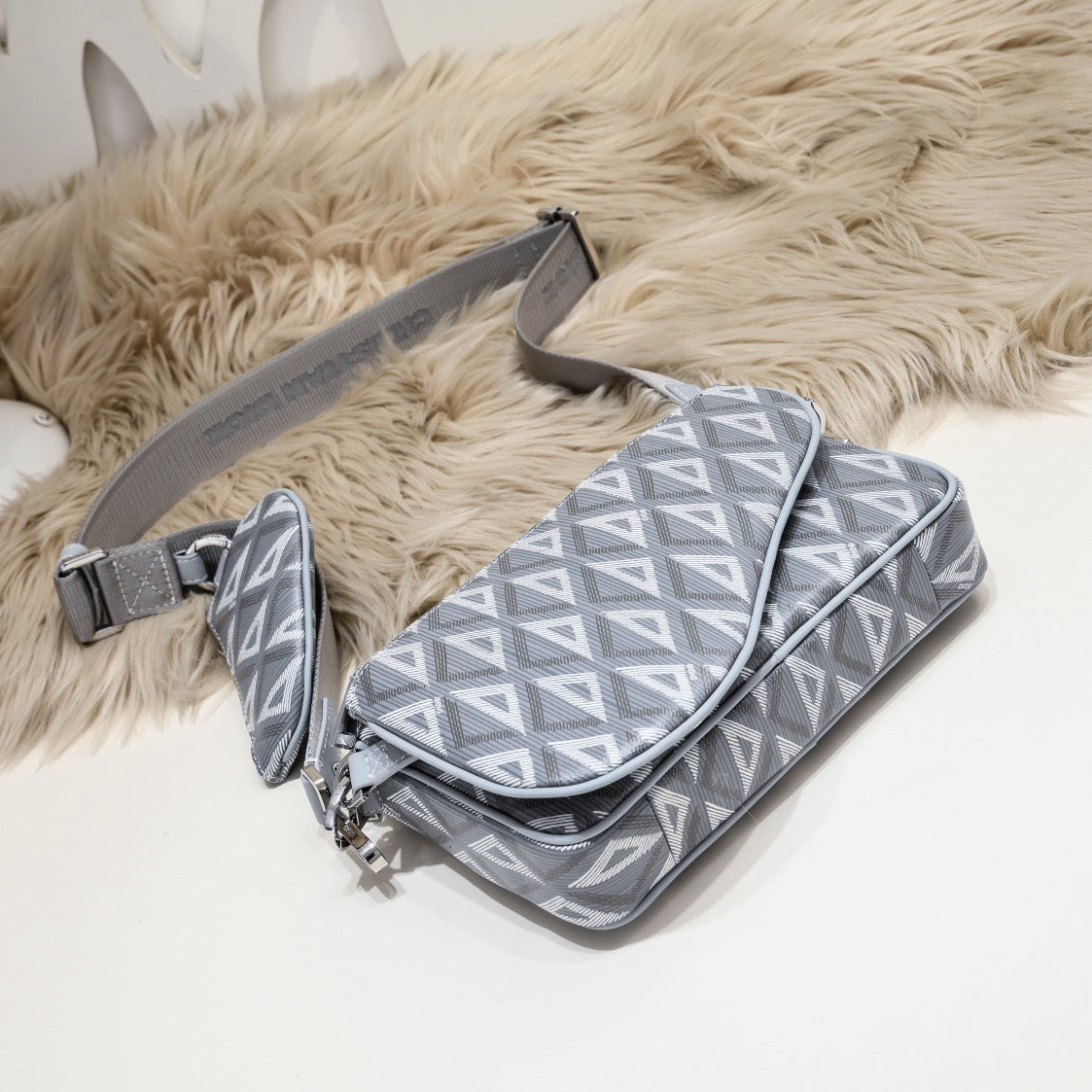 DIOR MESSENGER BAG