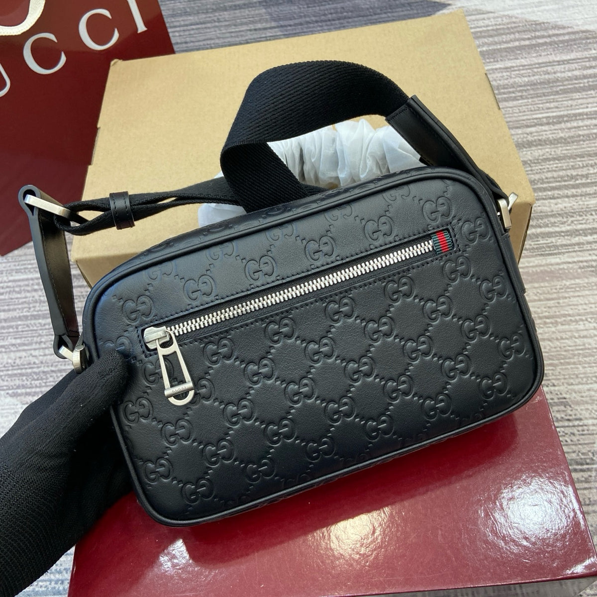 GUCCI MESSENGER BAG