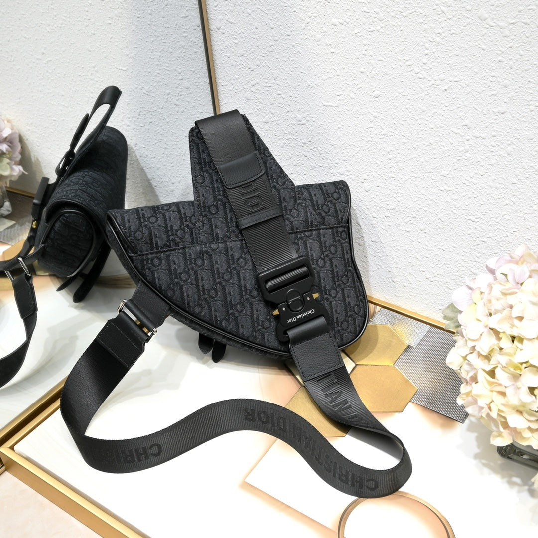 DIOR MESSENGER BAG