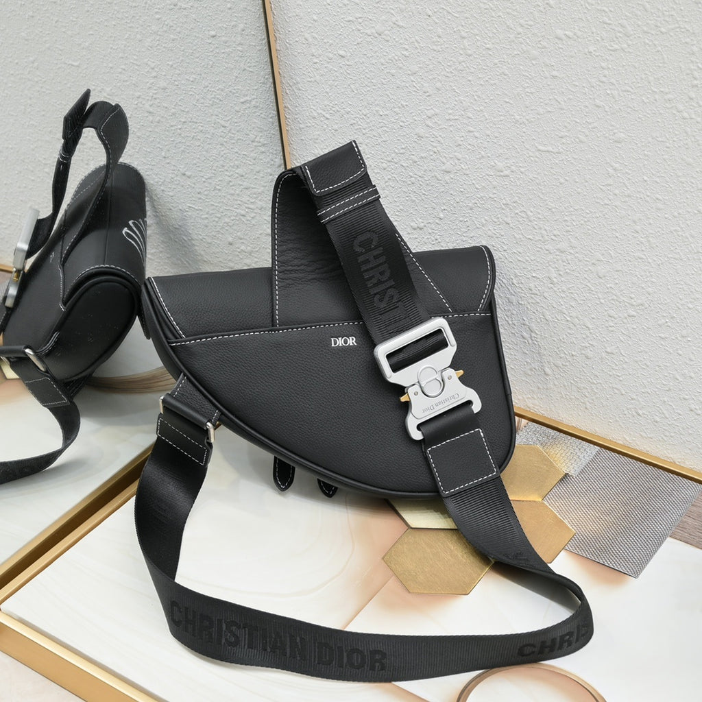 DIOR MESSENGER BAG