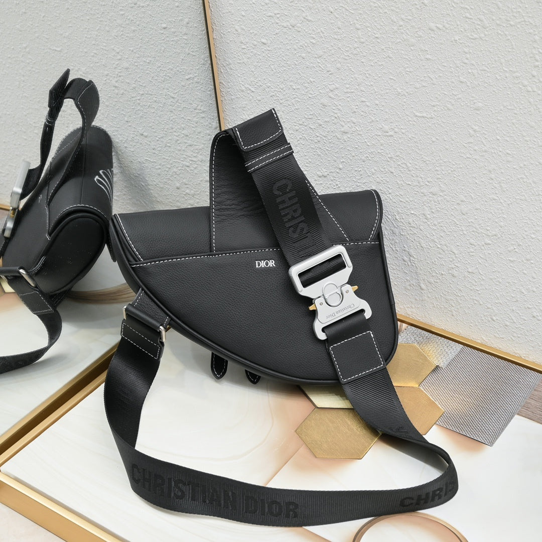 DIOR MESSENGER BAG