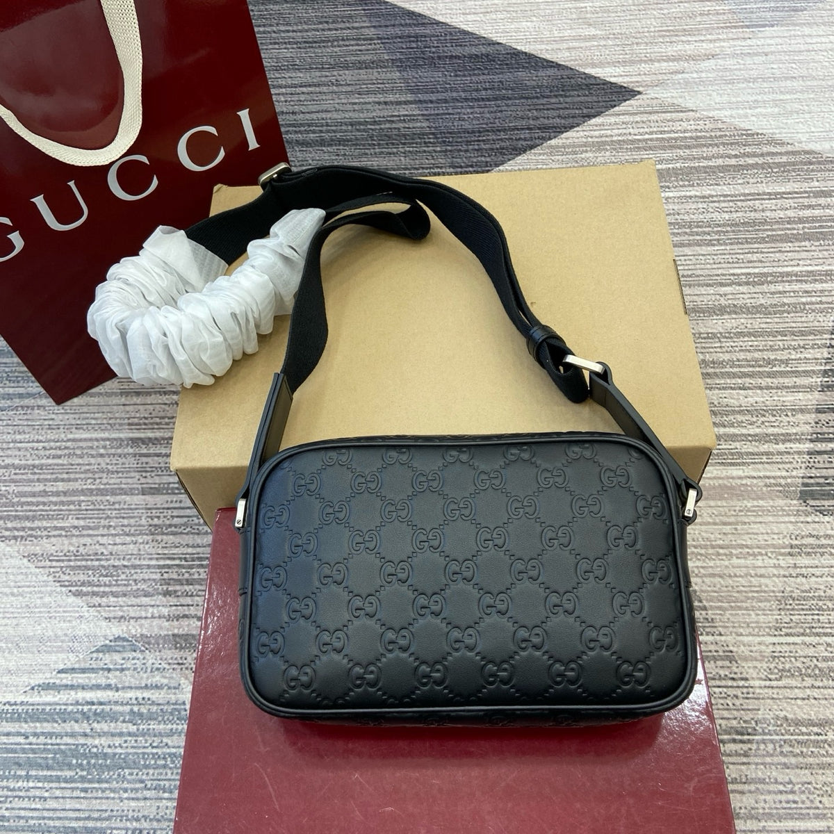 GUCCI MESSENGER BAG