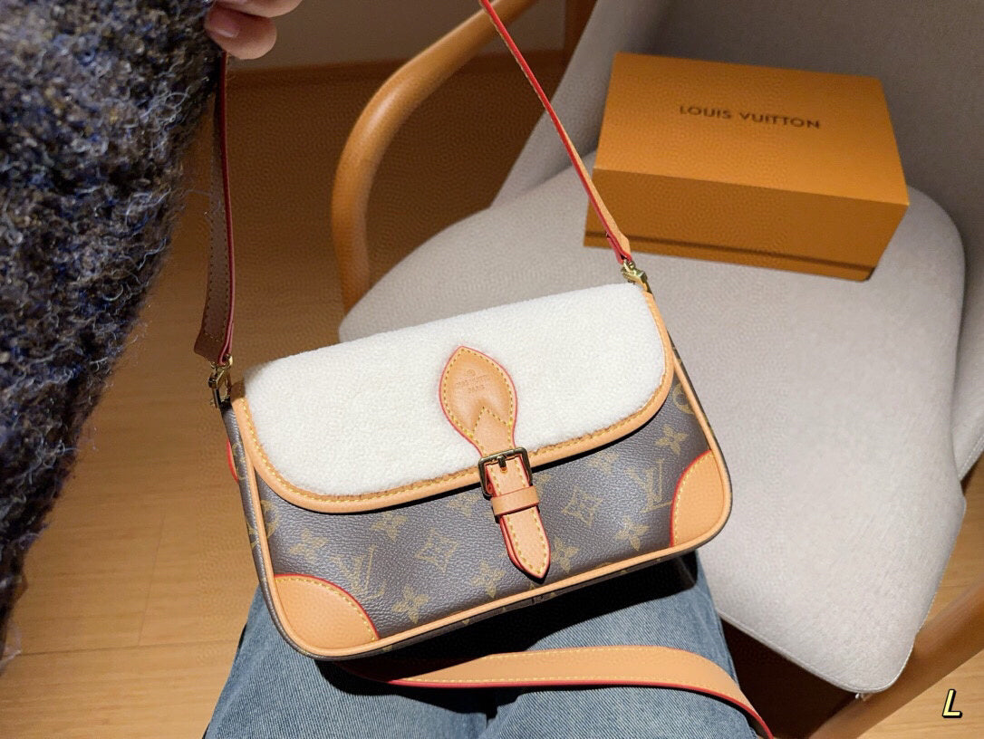 LV WOMENS BAG
