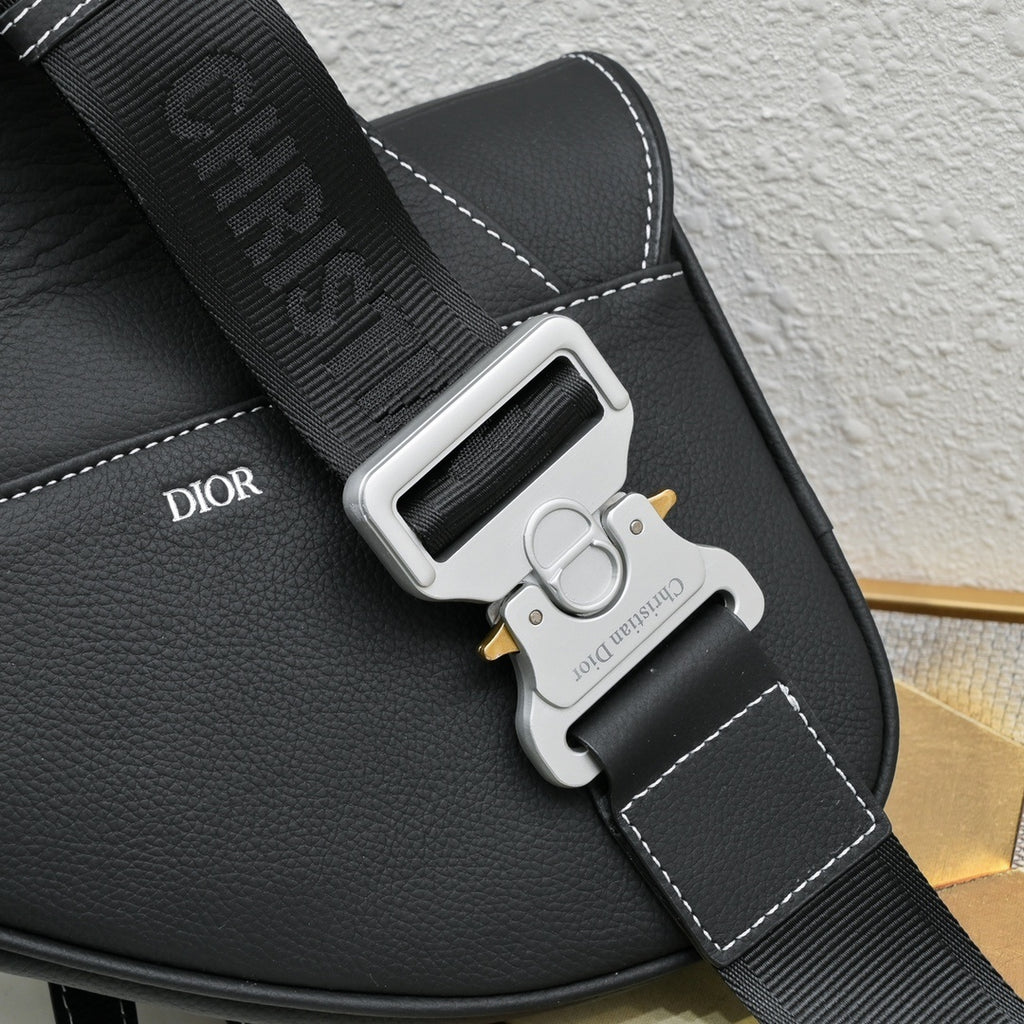 DIOR MESSENGER BAG