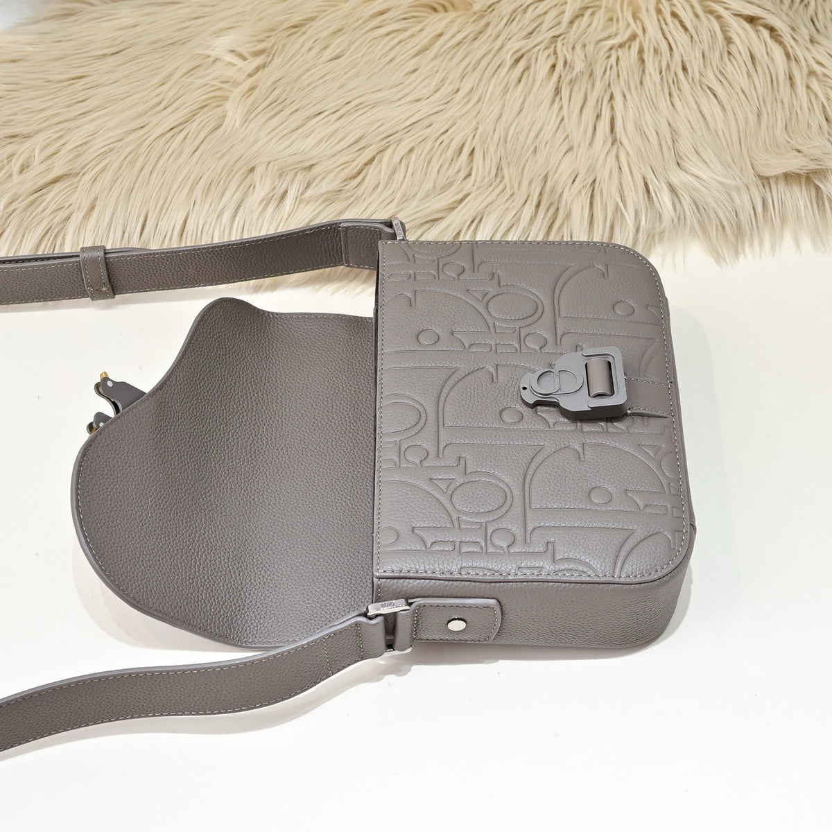 DIOR MESSENGER BAG
