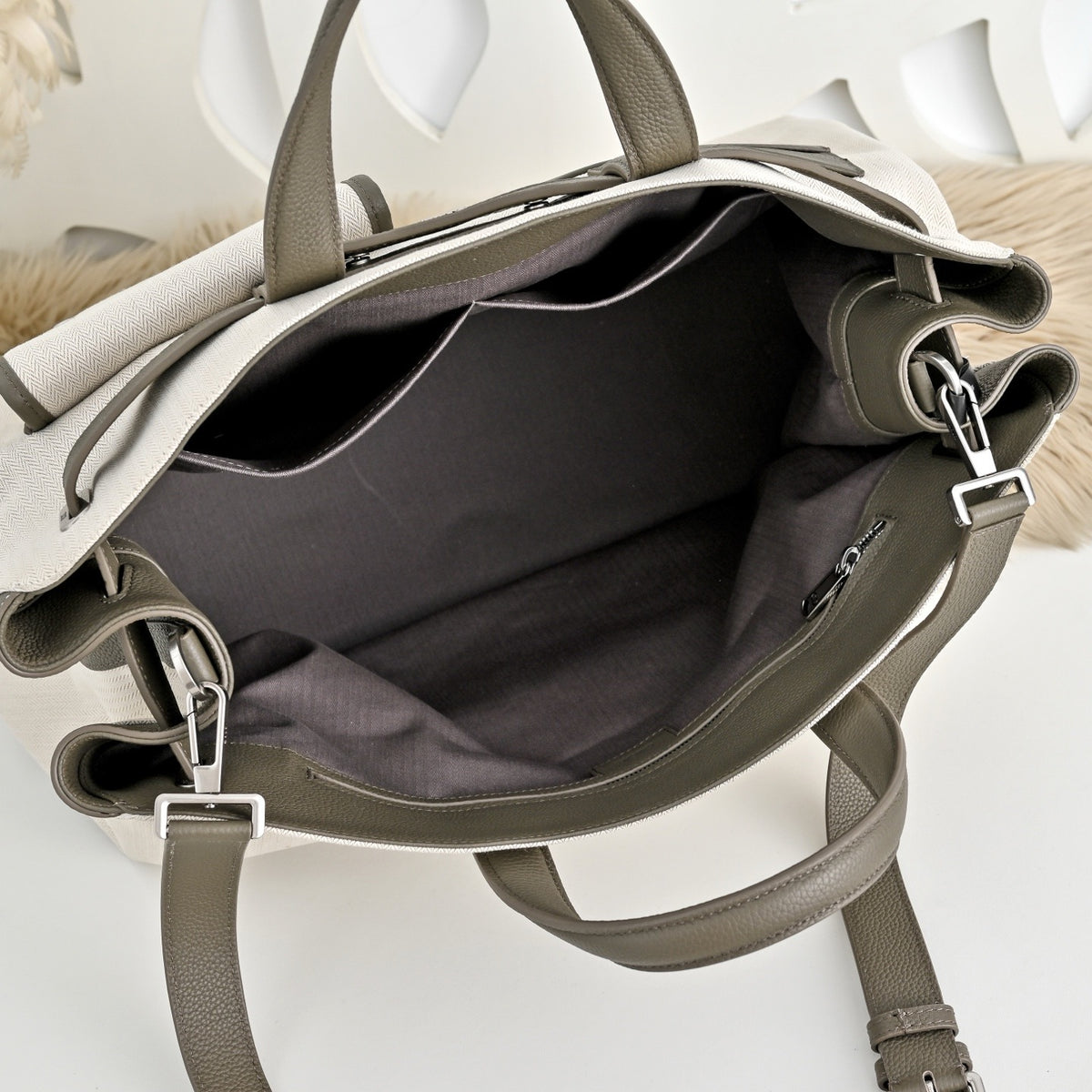 DIOR MESSENGER BAG