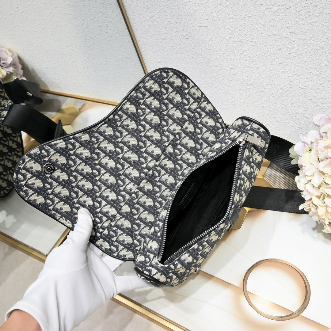DIOR MESSENGER BAG