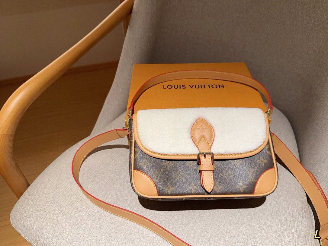 LV WOMENS BAG