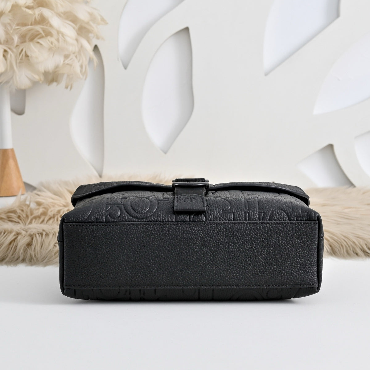 DIOR MESSENGER BAG