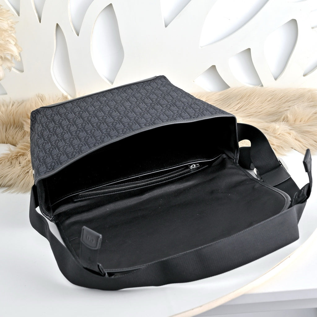 DIOR MESSENGER BAG
