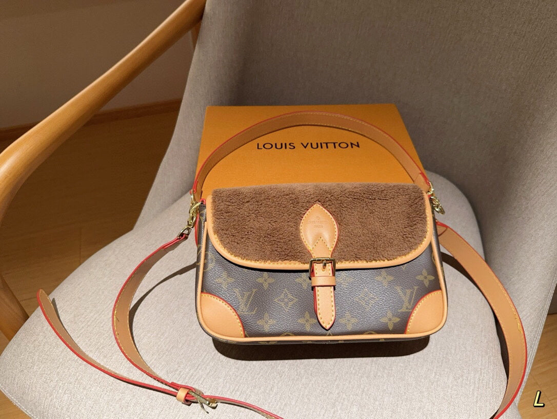 LV WOMENS BAG