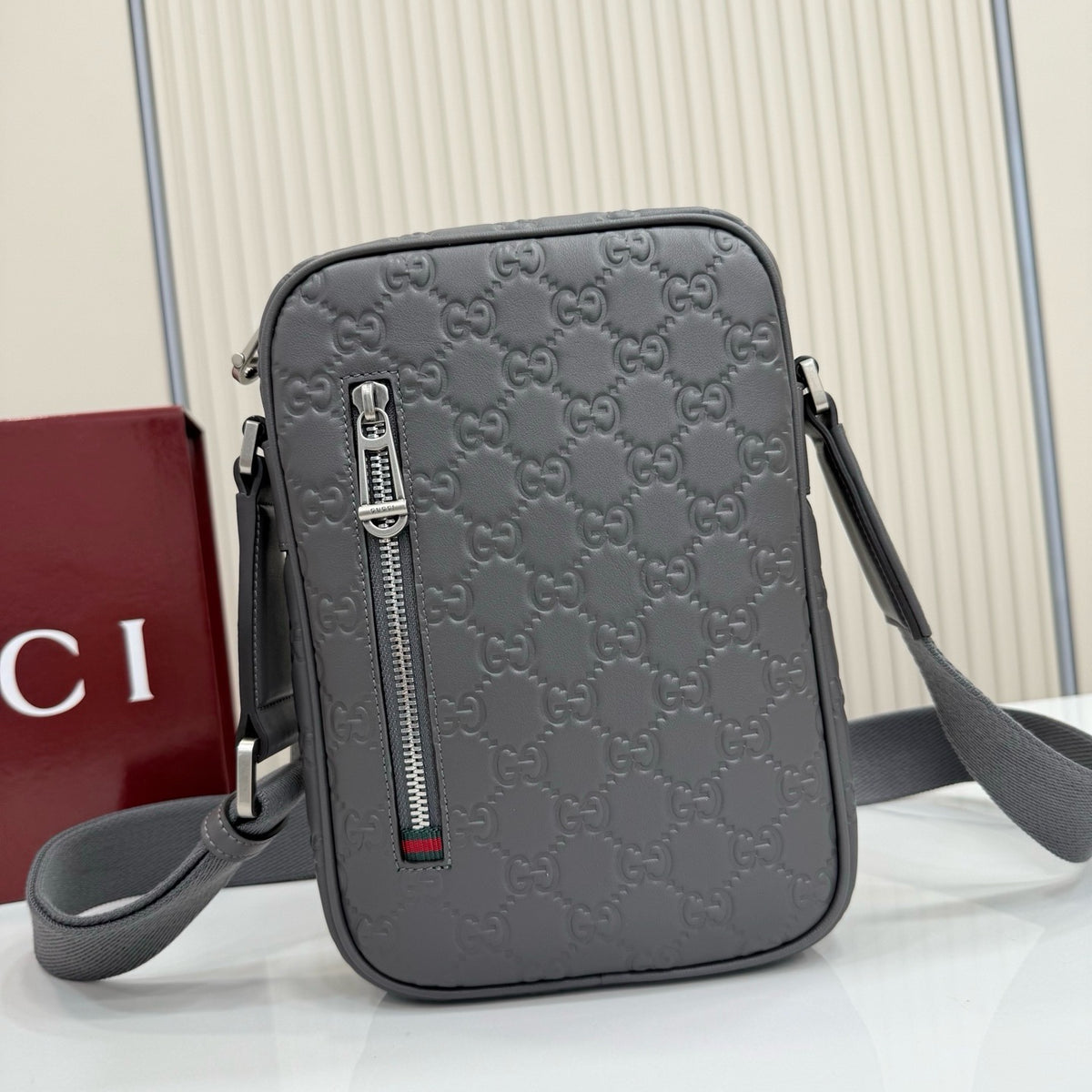 GUCCI MESSENGER BAG