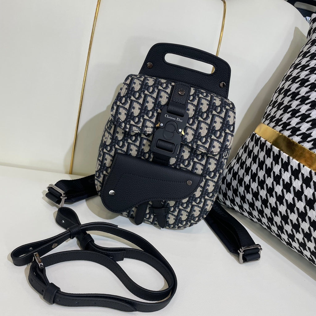 DIOR MESSENGER BAG