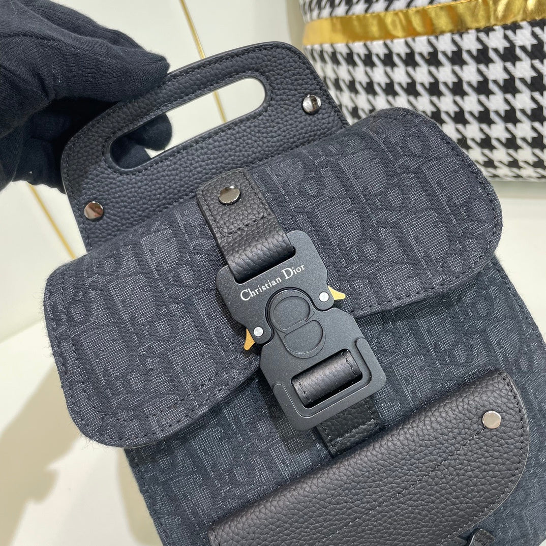 DIOR MESSENGER BAG
