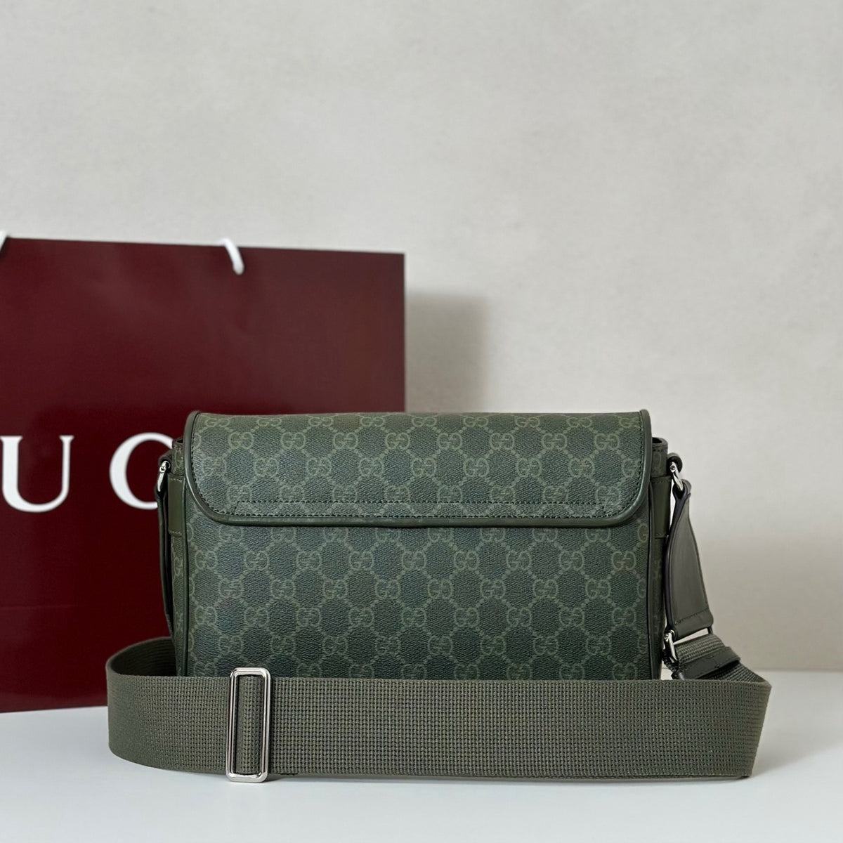 GUCCI MESSENGER BAG