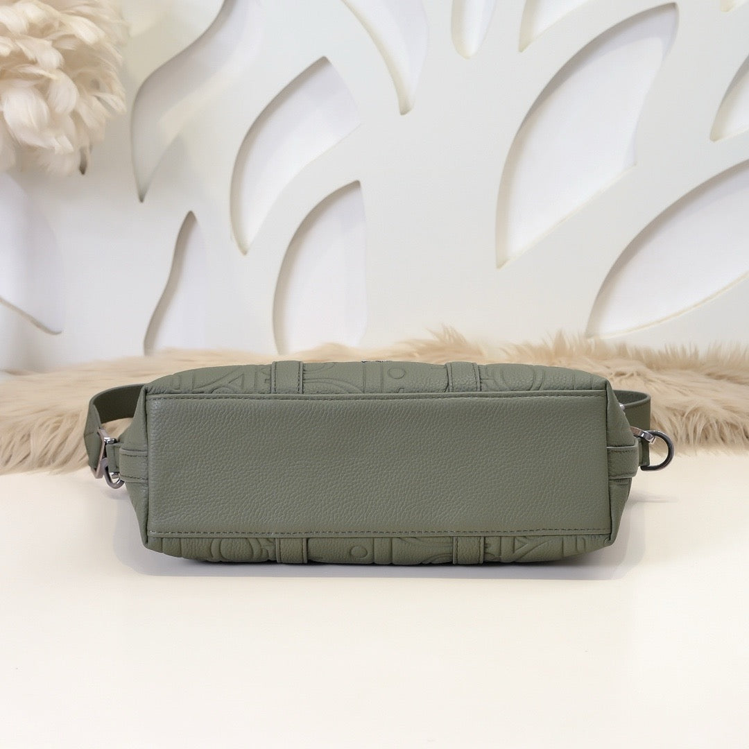DIOR MESSENGER BAG