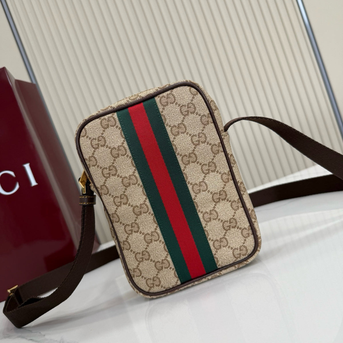 GUCCI MESSENGER BAG